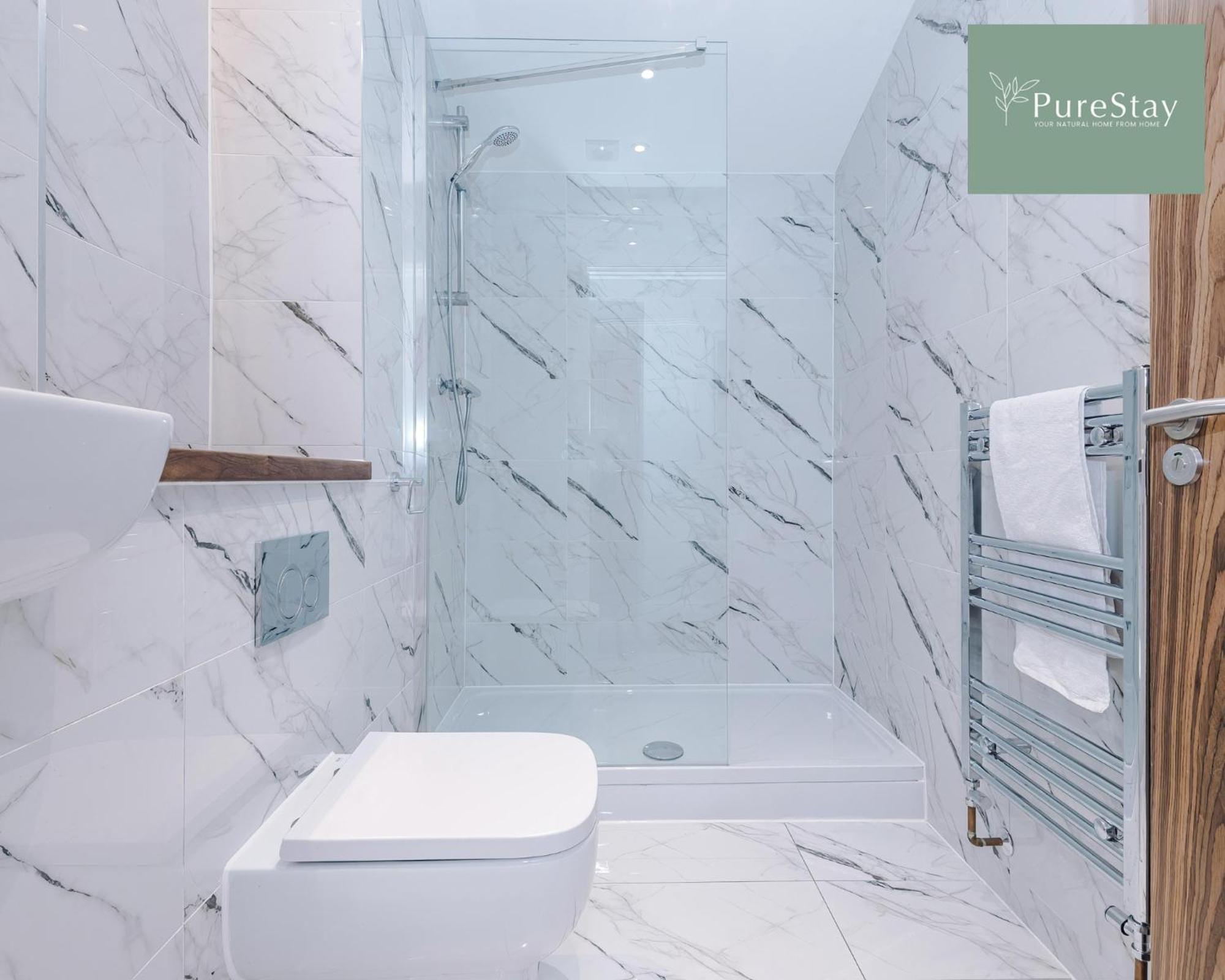 Stunning Five Bedroom Manchester House With Free Parking By Purestay Short Lets & Serviced Accommodation Dış mekan fotoğraf