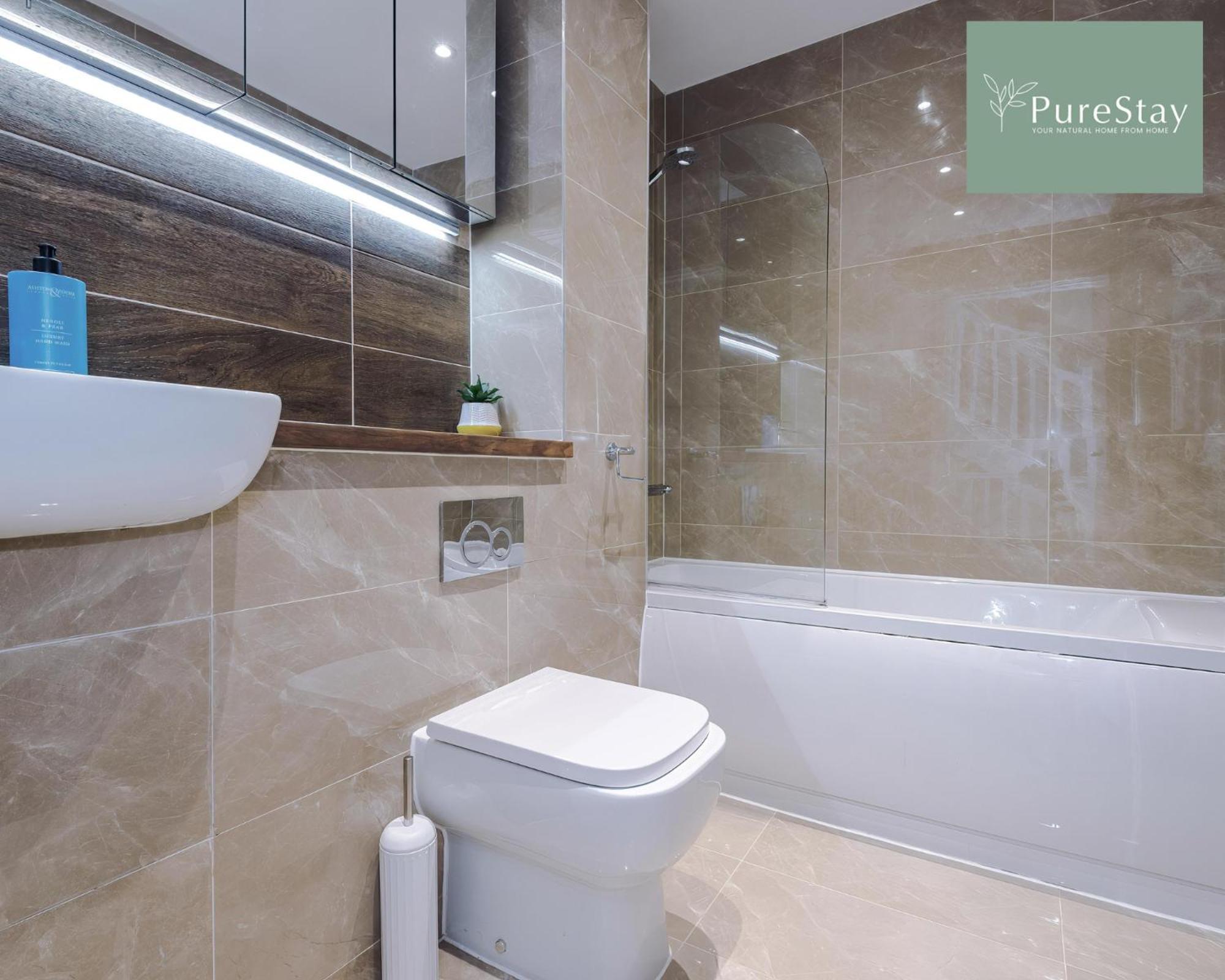 Stunning Five Bedroom Manchester House With Free Parking By Purestay Short Lets & Serviced Accommodation Dış mekan fotoğraf