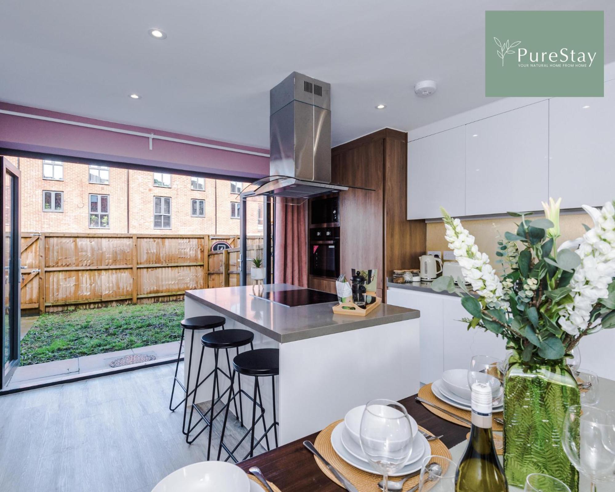 Stunning Five Bedroom Manchester House With Free Parking By Purestay Short Lets & Serviced Accommodation Dış mekan fotoğraf